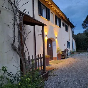 https://hotel-gli-acquerelli.it-tuscanyhotel.com